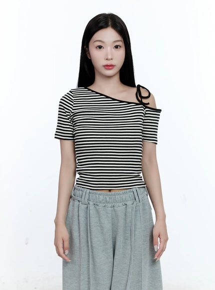 striped-asymmetric-ribbon-tee-cg507 / Black