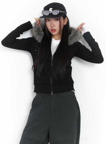 faux-fur-fleece-eyelet-crop-hoodie-cj514 / Black