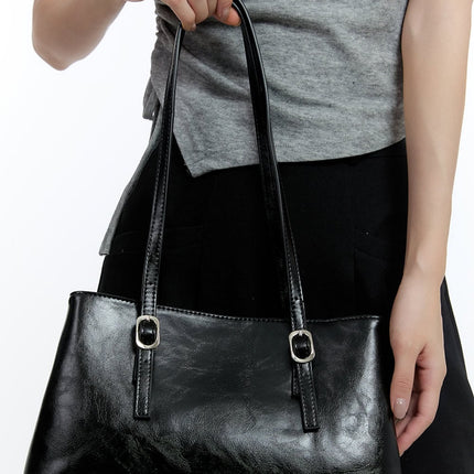 solid-print-faux-leather-shoulder-bag-cd420 / Black