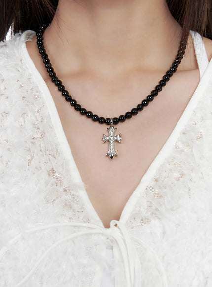 elegant-beaded-pendant-necklace-black-cn511 / Black