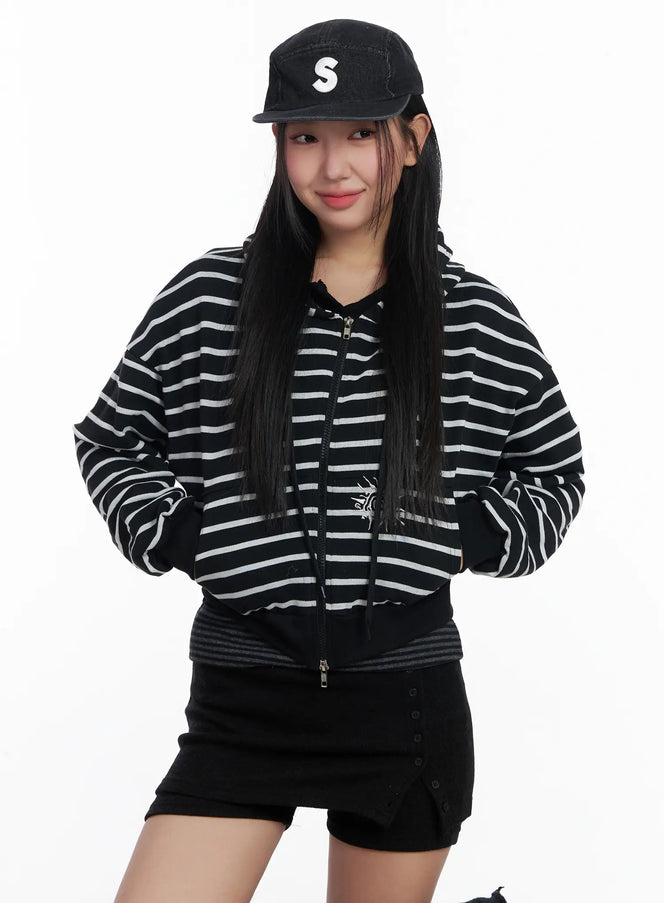 striped-embroidered-cropped-hoodie-cj514 / Black