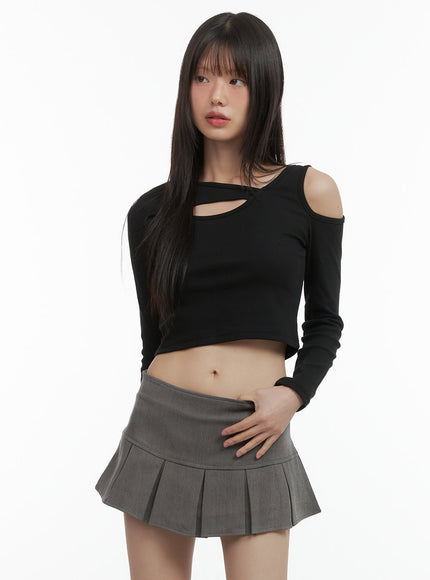 asymmetrical-cut-out-cropped-top-co410 / Black