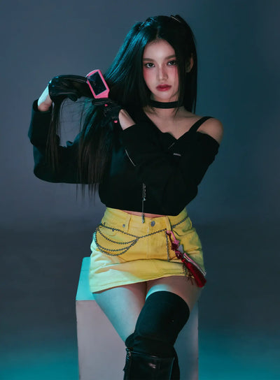 asymmetrical-off-shoulder-crop-top-cs525 / Black