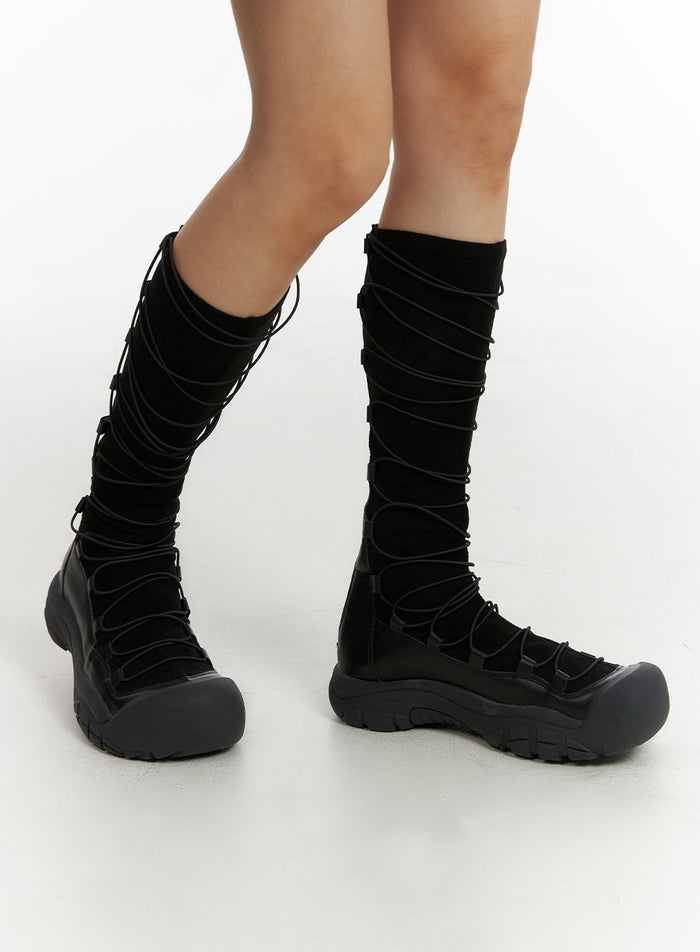 lace-up-platform-boots-cj431 / Black