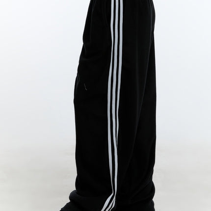 striped-wide-fit-sweatpants-cd423 / Black