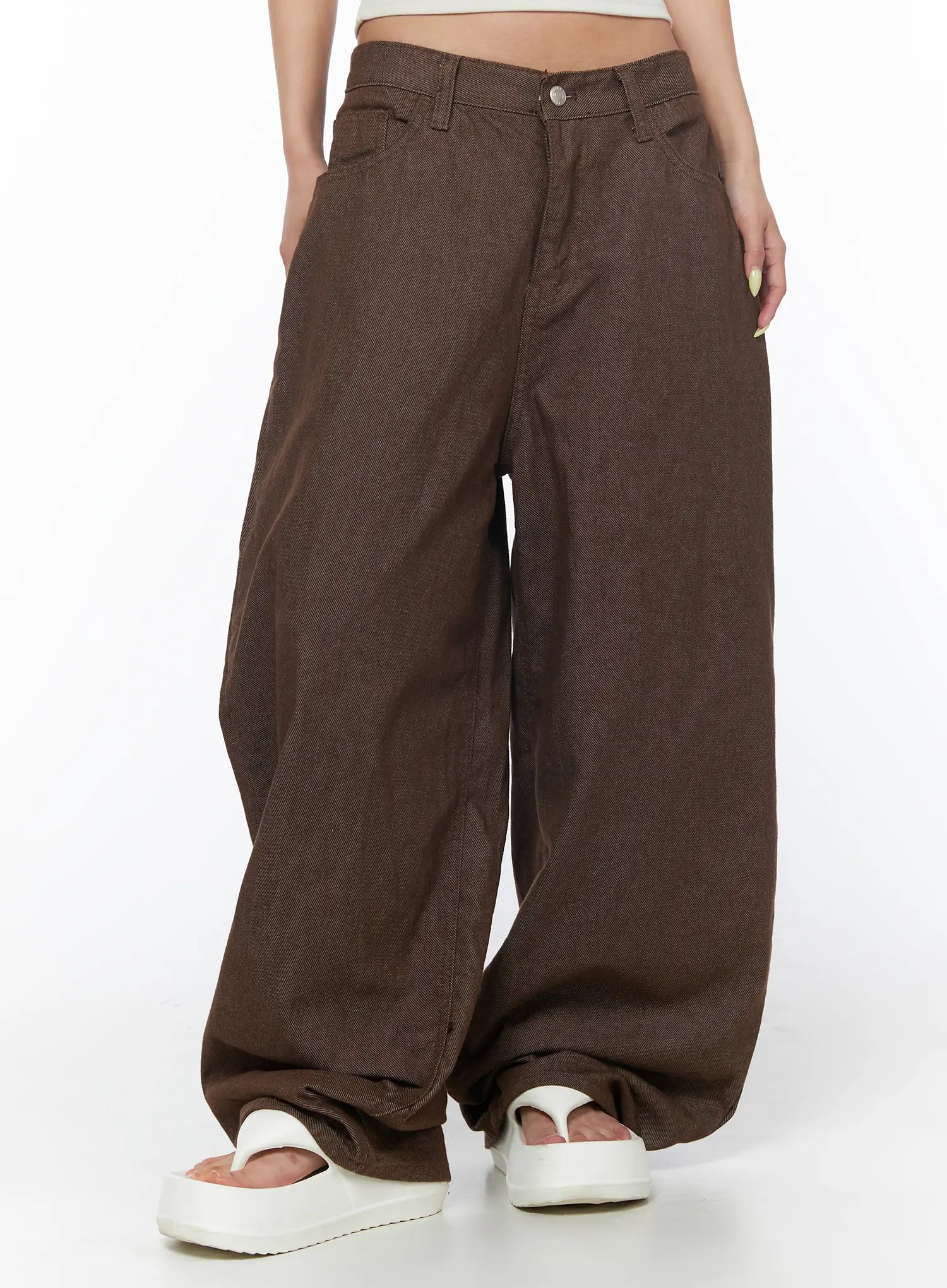 fay-back-pocket-baggy-jeans-cu502 / Brown