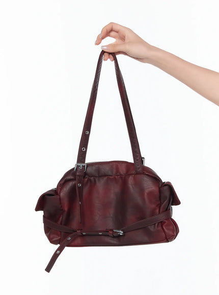 vintage-belted-shoulder-bag-ca514 / Dark red
