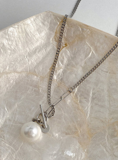 serene-toggle-pearl-necklace-ia517