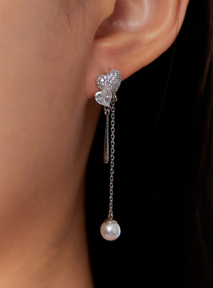 crystal-heart-drop-chain-earrings-io527