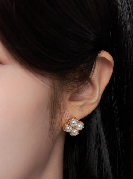 floral-cluster-earrings-cs523 / Gold