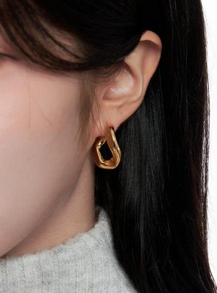 Curved Hoop Earrings CS523