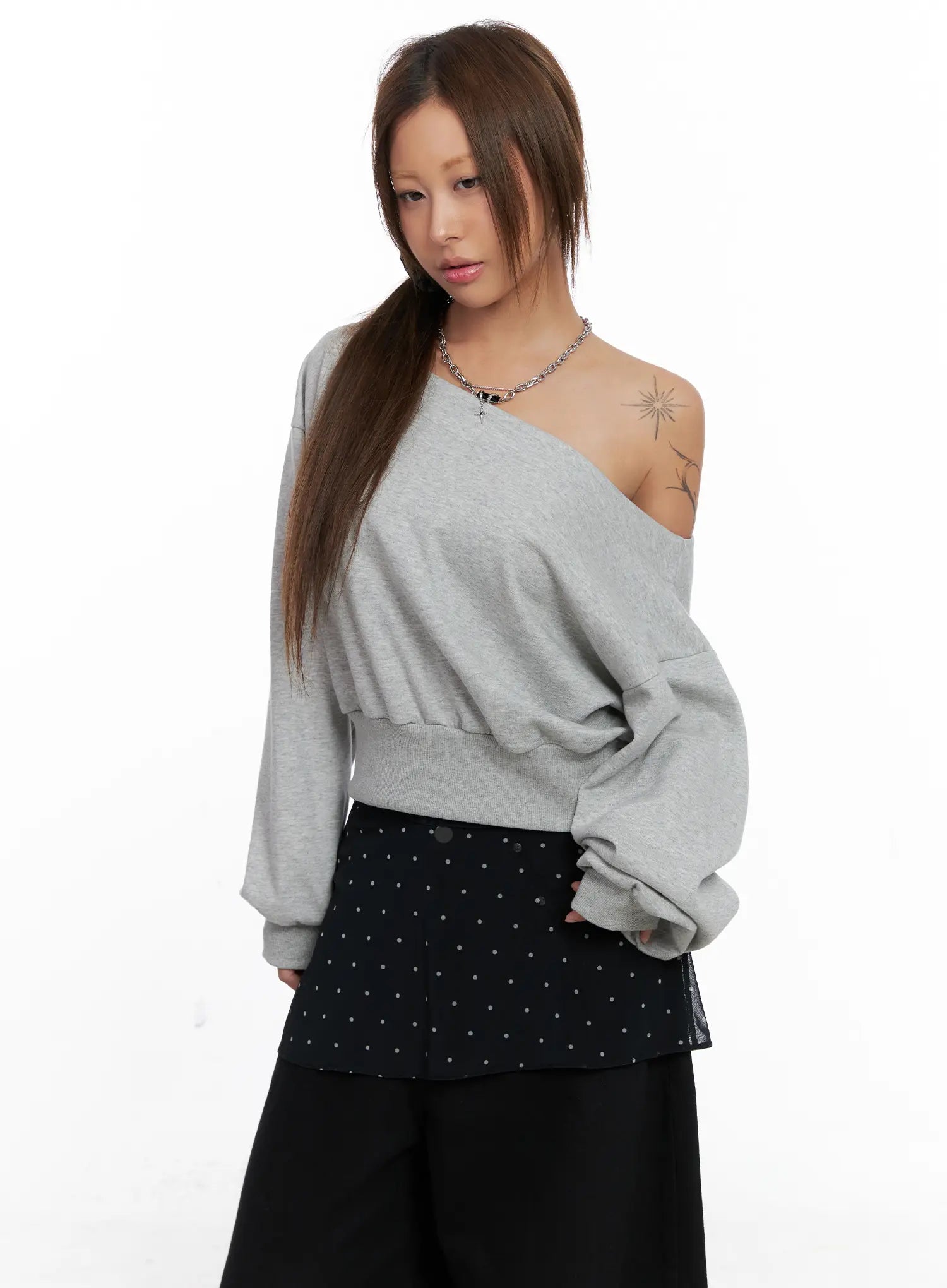 off-shoulder-boat-neck-sweatshirt-cs524 / Gray