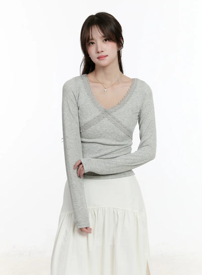 lace-trimmed-v-neck-long-sleeve-top-cm505 / Gray