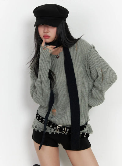 distressed-oversized-v-neck-sweater-cj515 / Gray