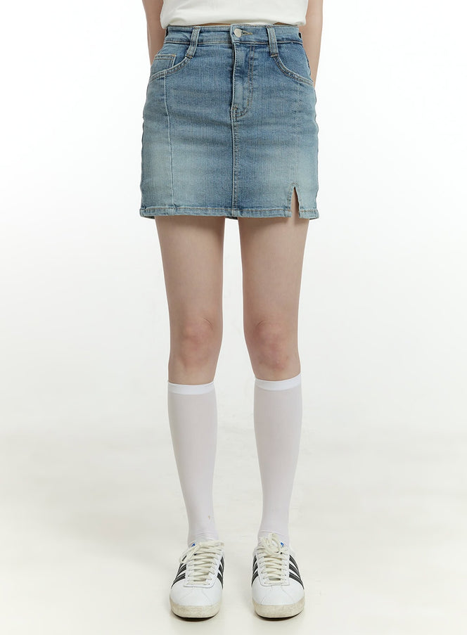 slit-washed-denim-mini-skirt-cl426 / Light blue