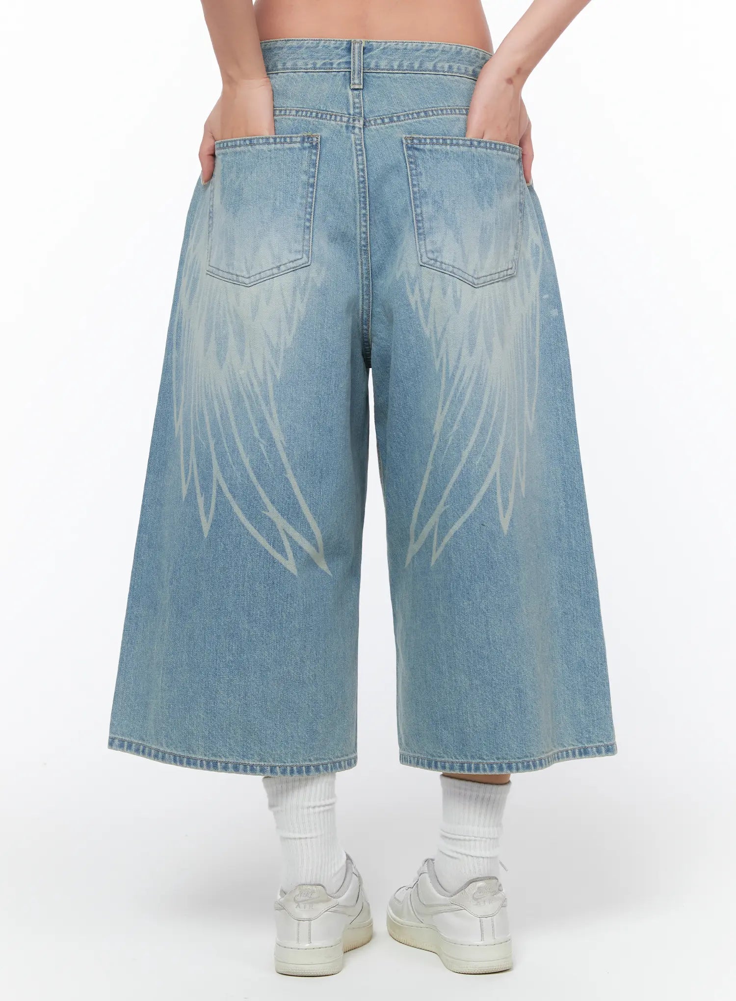 aolani-angel-wing-bermuda-shorts-ca514 / Light blue