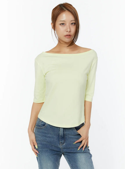 minimalist-3-4-sleeve-boat-neck-top-cy520 / Light yellow