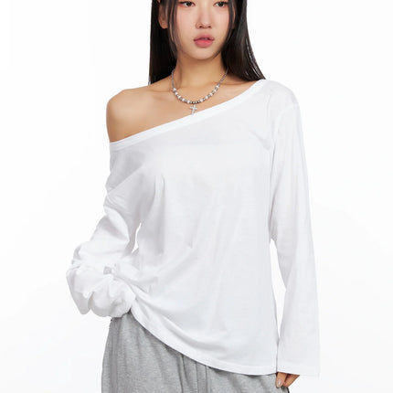relaxed-off-shoulder-long-sleeve-top-co514 / White