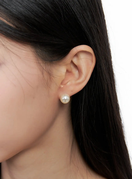 classic-faux-pearl-earrings-co503 / White