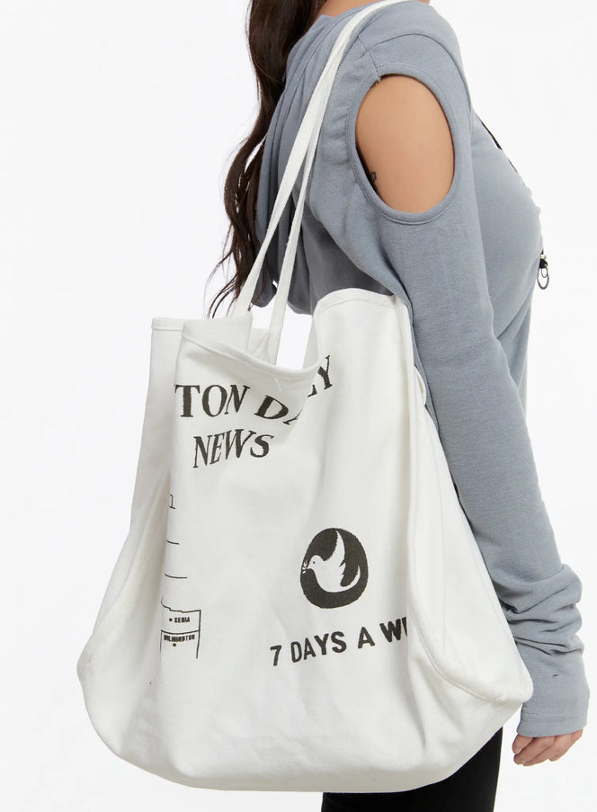 graphic-print-canvas-tote-bag-cn527 / White