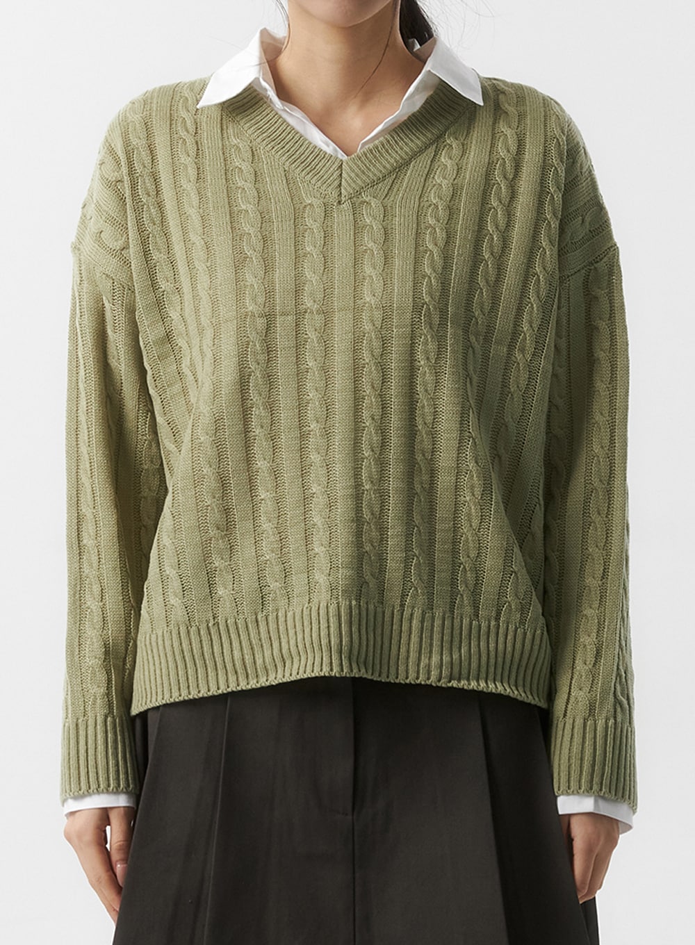v-neck-cable-knit-sweater-is315