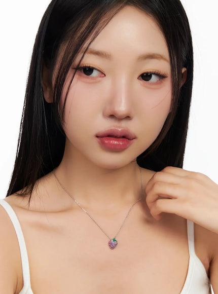 strawberry-cubic-necklace-im531