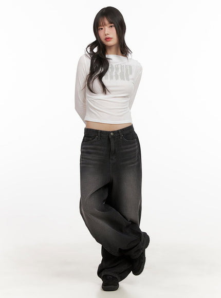 Graphic Slim-Fit Long-Sleeve Crop Top CJ501