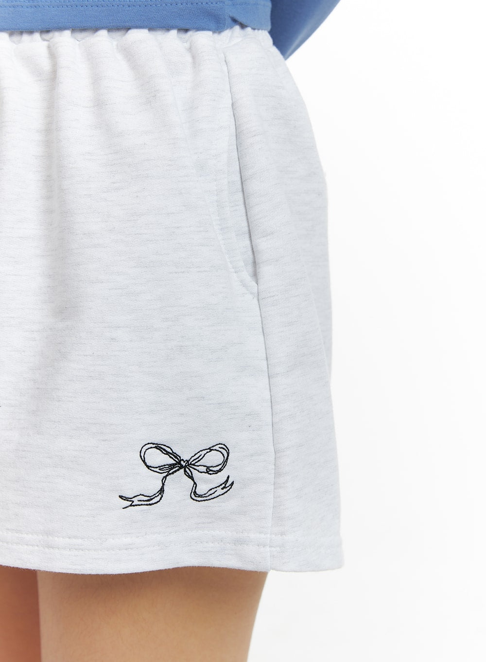 recycled-graphic-sweat-shorts-cm420