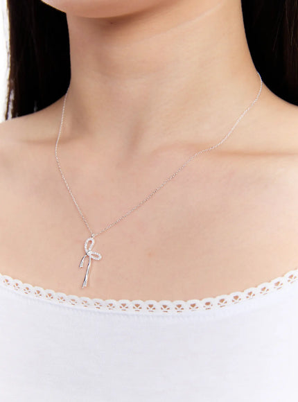 elara-glow-necklace-iu527