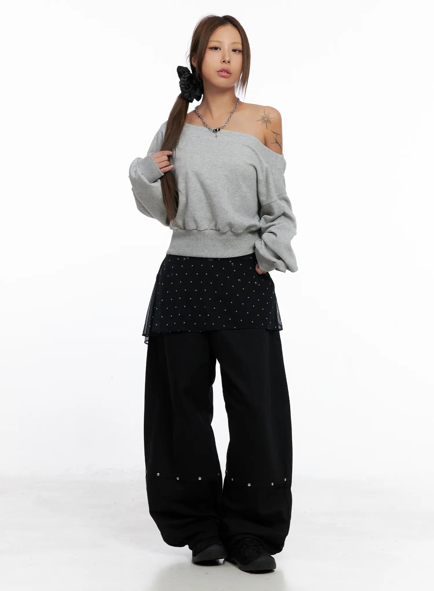 off-shoulder-boat-neck-sweatshirt-cs524
