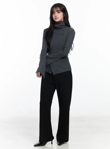 asymmetric-buttoned-knit-top-ij529