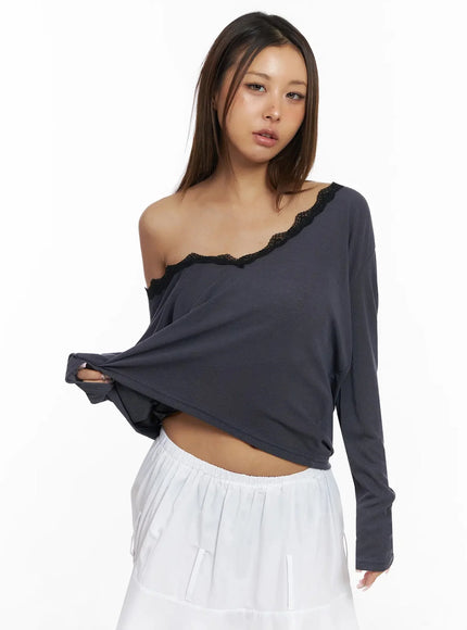 Lace Trim V-Neck Relaxed Top IY504