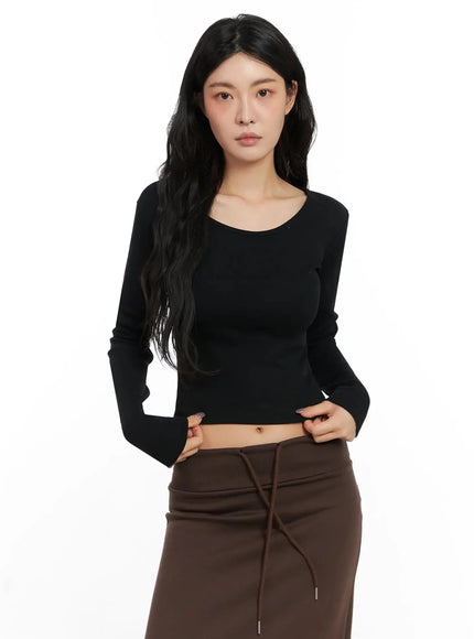 u-neck-crop-long-sleeve-top-in528