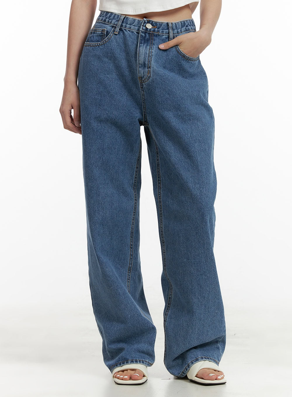 denim-straight-leg-jeans-ou413