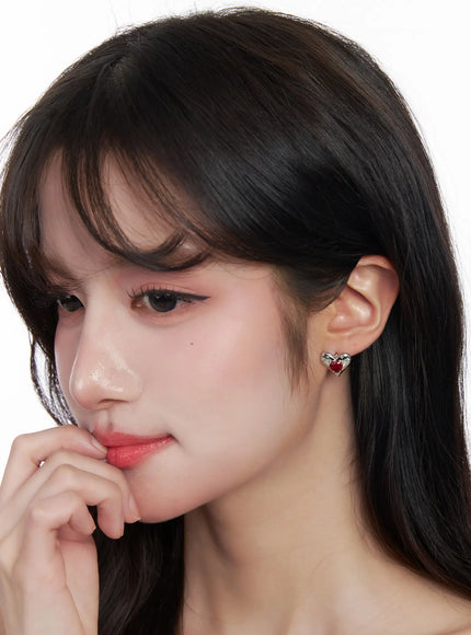 red-heart-cubic-earrings-cj523