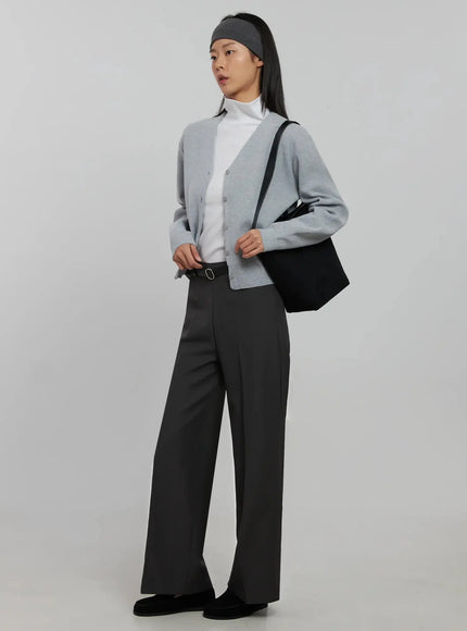 classic-v-neck-cardigan-ij508