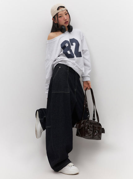 one-shoulder-graphic-crewneck-if510