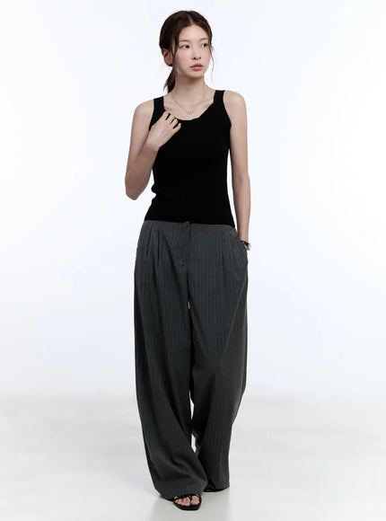 slim-fit-sleeveless-sweater-cu513