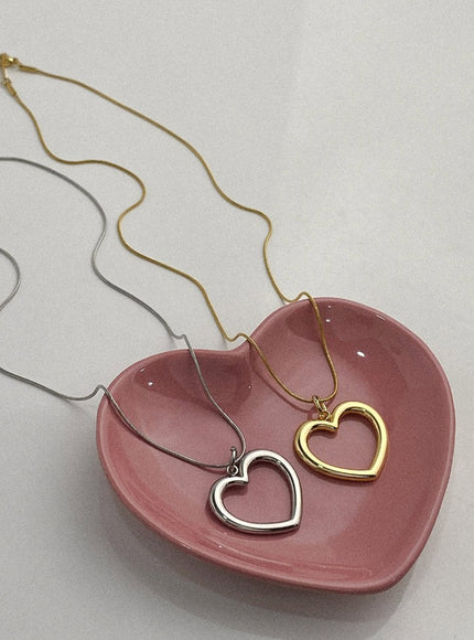 big-heart-outline-necklace-ia517