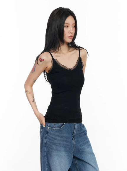 lace-trimmed-v-neck-camisole-cm516 / Black