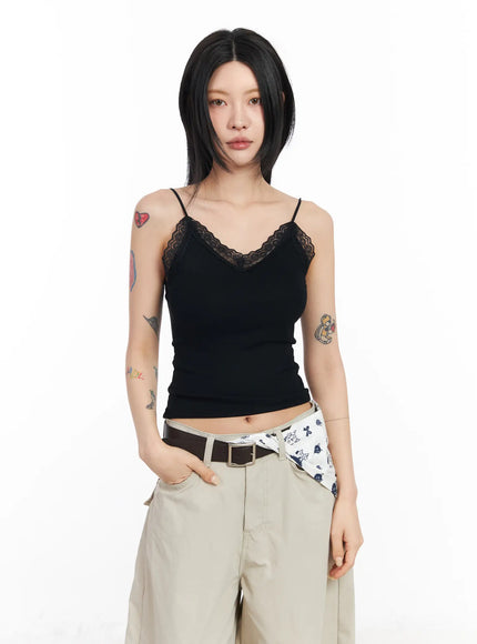 v-neck-lace-camisole-top-cf526 / Black