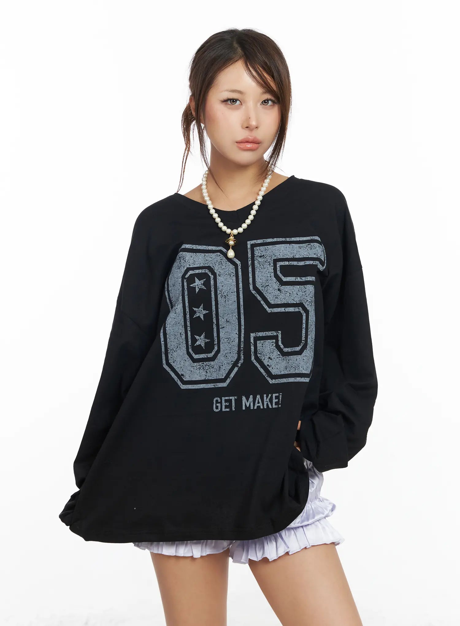 oversized-graphic-v-neck-long-sleeve-cf512 / Black
