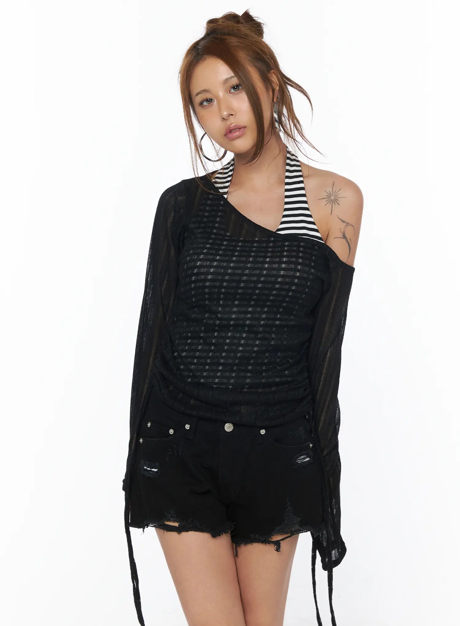 string-detail-see-through-long-sleeve-tee-cu502 / Black