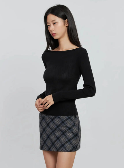 chic-boat-neck-sweater-in507