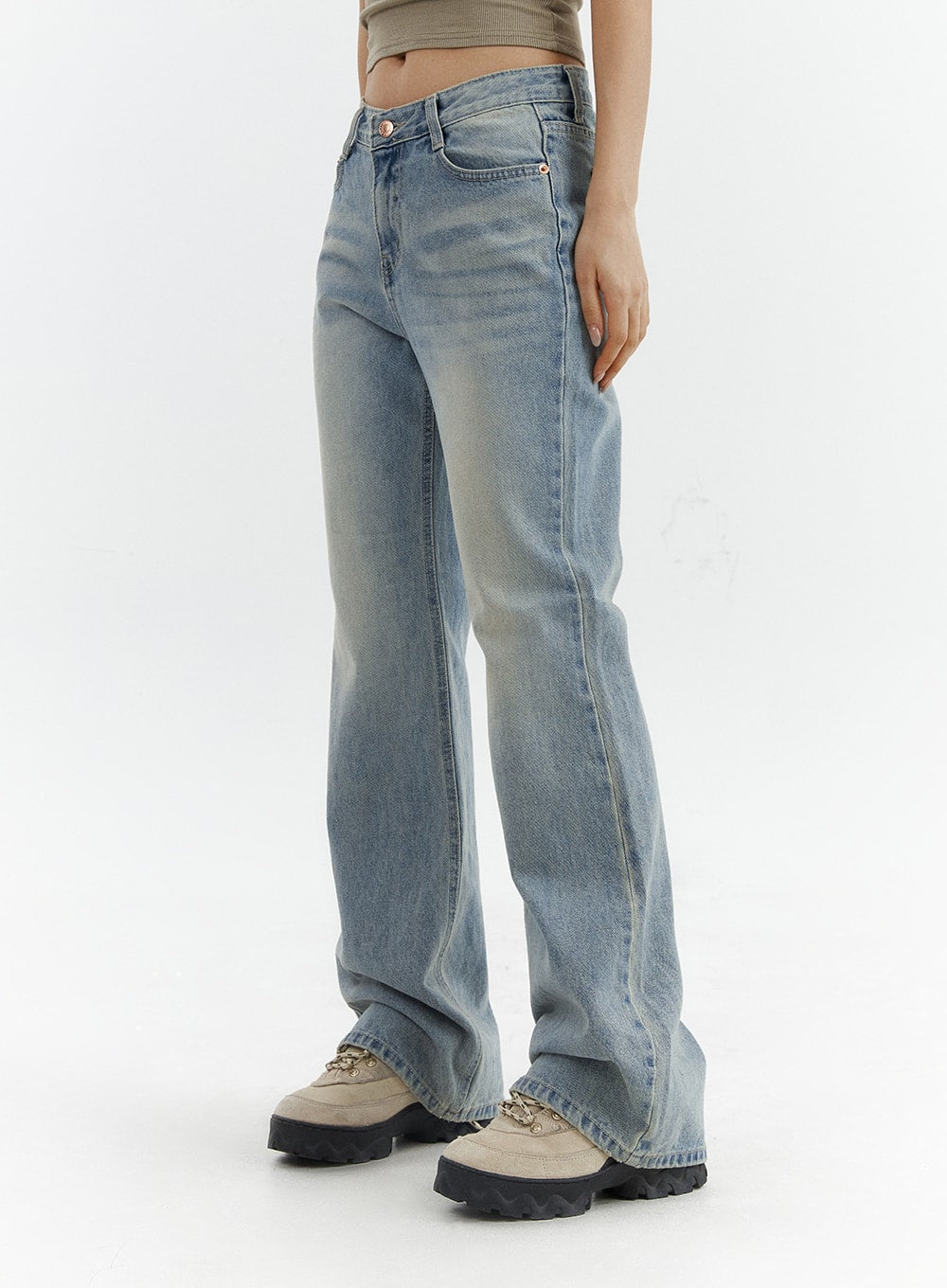 low-waist-cargo-flare-jeans-cj423