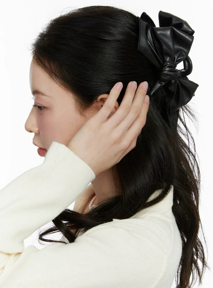 Eco-Leather Bow Claw Clip F502