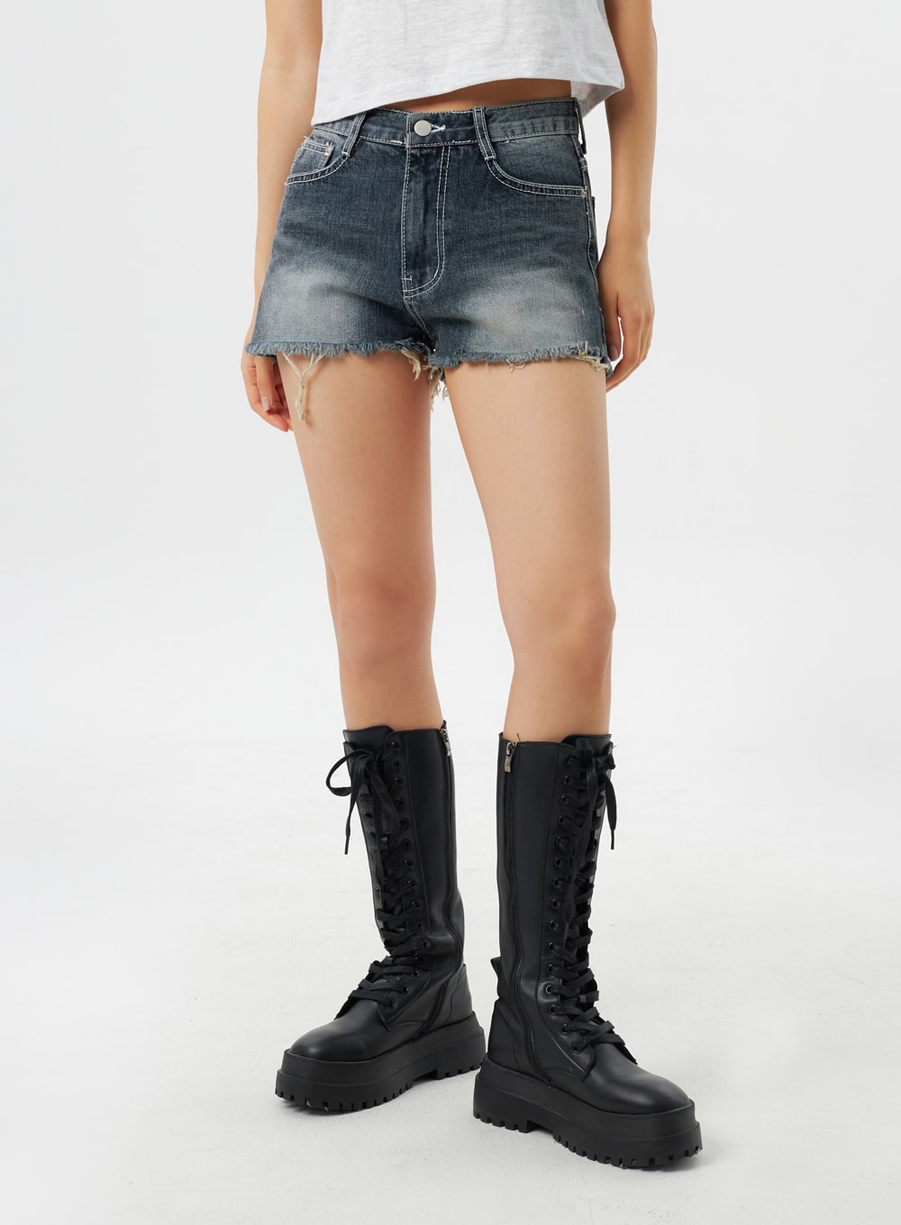 Mid-Rise Ripped Denim Shorts CY315