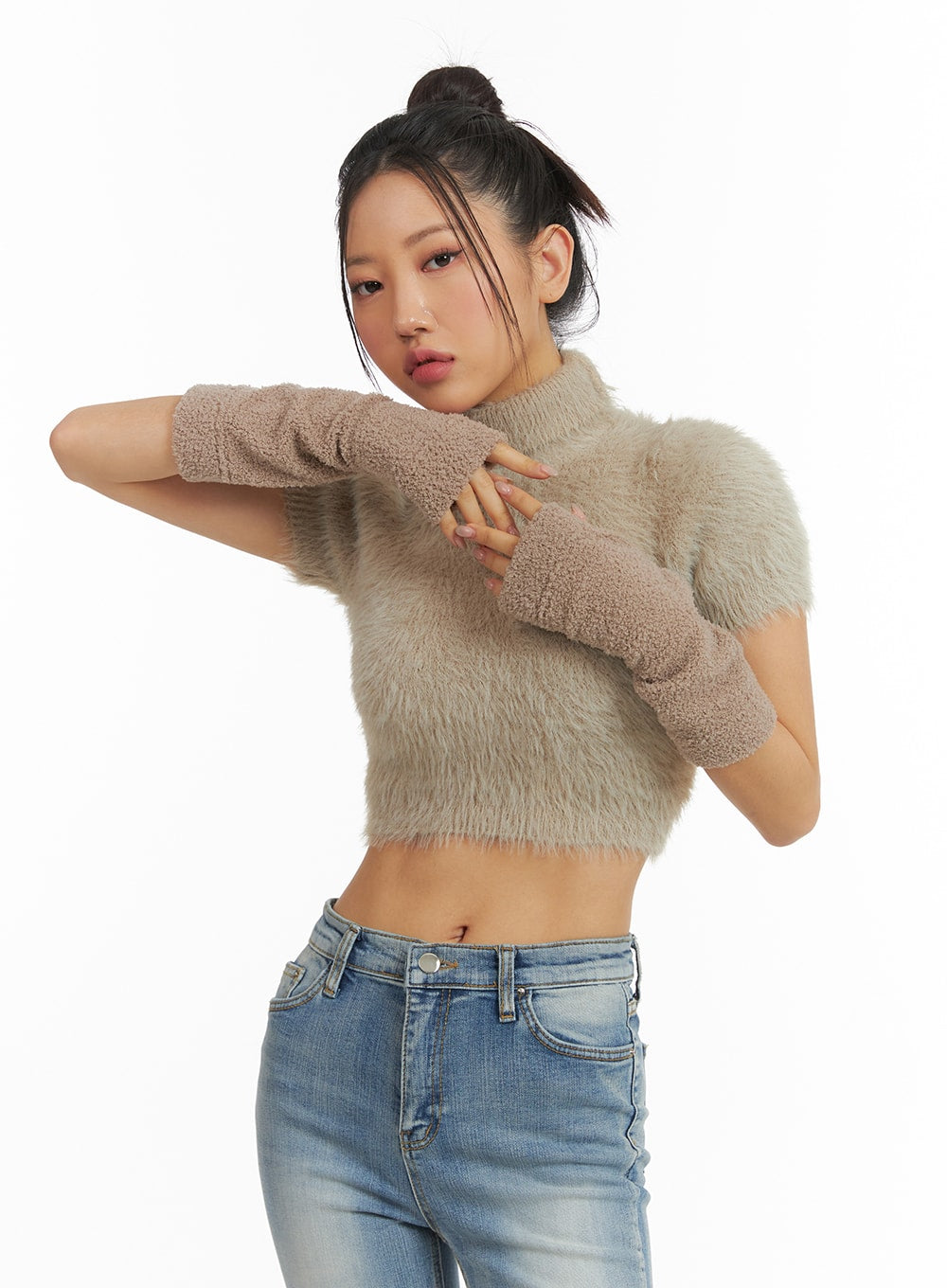 fuzzy-turtleneck-short-sleeve-sweater-cj429
