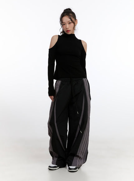 striped-loose-fit-trackpants-cn421