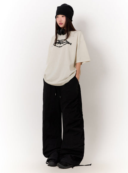 oversized-washed-graphic-tee-iu509